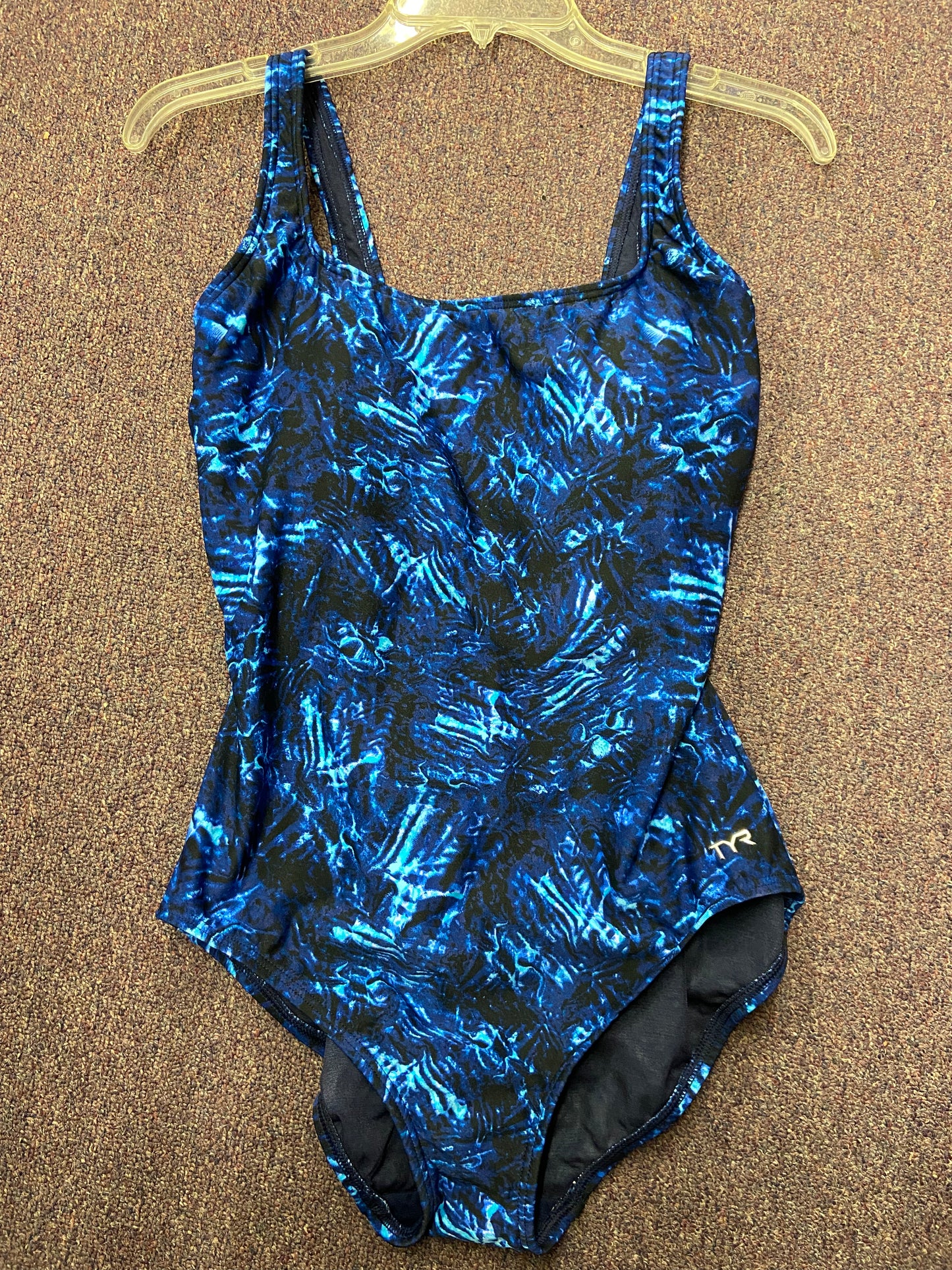 TYR Size 16 Navy Blue Scoop Neck Control Fit Ladies Suit
