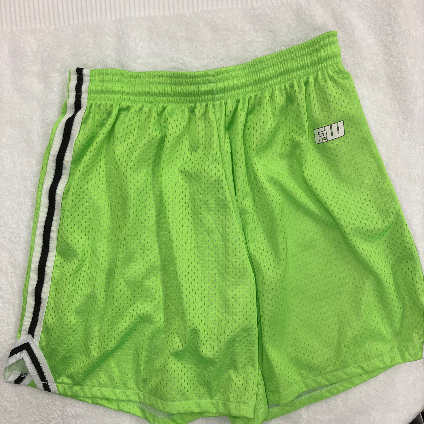 Fit 2 Win Adult Medium Green Ribbon Shorts